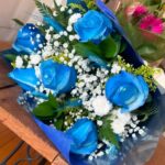 BUQUÊ 6 ROSAS AZUIS
