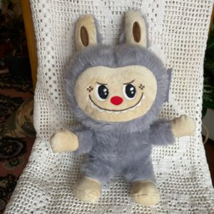LABUBU CINZA